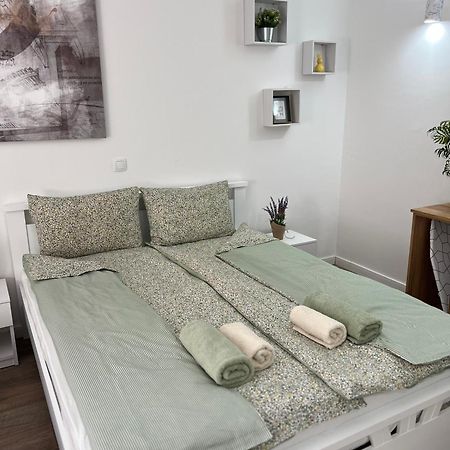 Guest House Lila ซอมโบร์ ภายนอก รูปภาพ